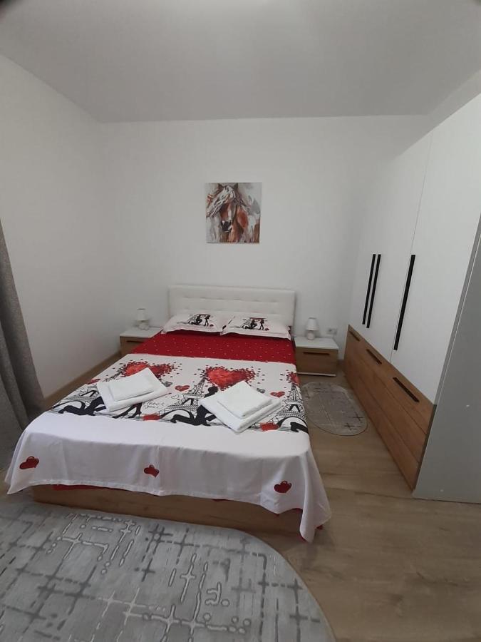 Apartament Ultra Central Marly Gura Humorului Exterior foto